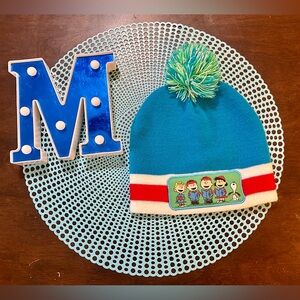 Youth Peanuts Beanie Winter Hat with Pom Pom Winter; used